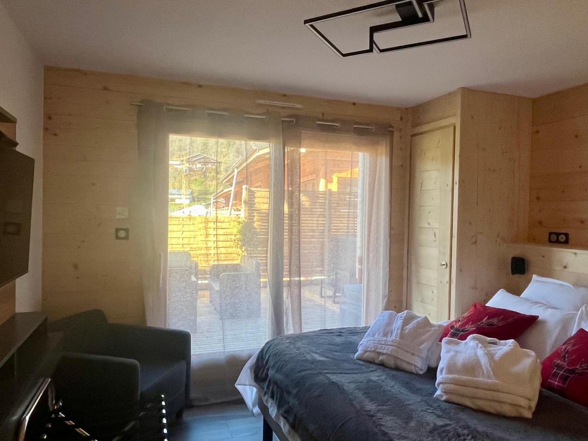 Appartement Le 351 เลส์เฌต์ ภายนอก รูปภาพ